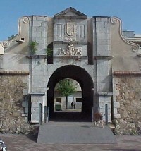 Puerta Pilar (exterior)